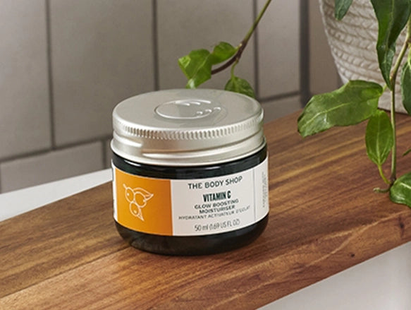The Body Shop Vitamin C Glow Boosting Moisturiser 50g (UK) in Sri Lanka