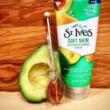 ST.IVES Soft Skin Avocado and Honey Scrub 150ml